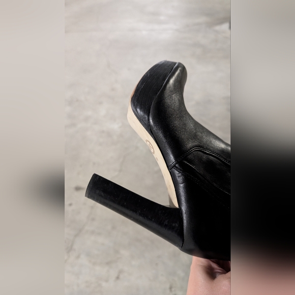 MICHAEL Michael Kors Tall Platform Boots - Lesly High-Heel - Picture 10 of 10